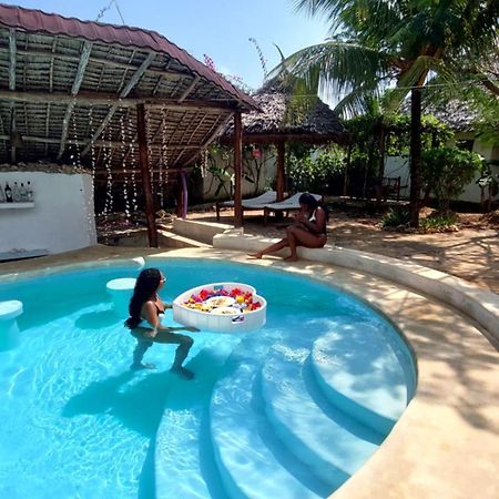 Mawimbi Bungalows Nungwi Bagian luar foto