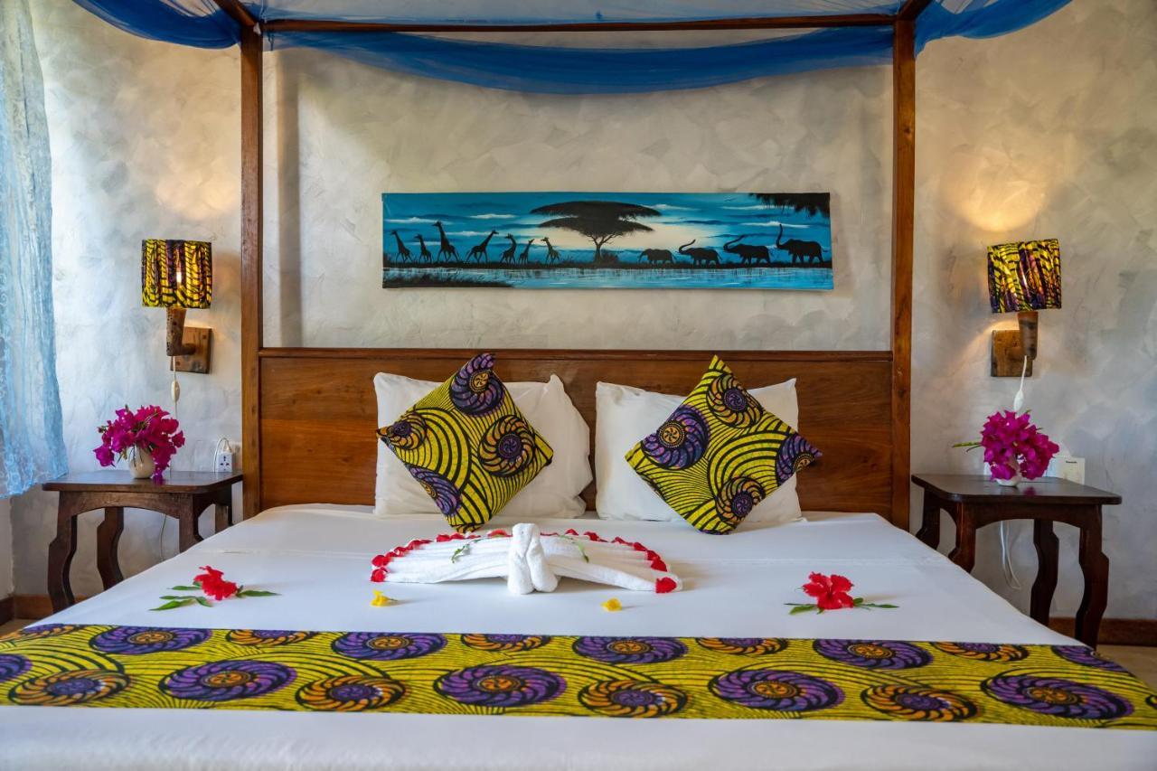 Mawimbi Bungalows Nungwi Bagian luar foto