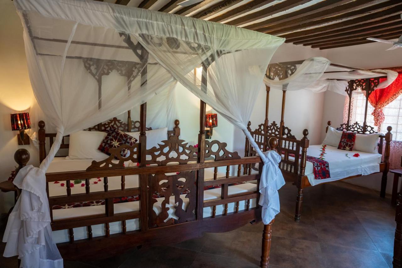 Mawimbi Bungalows Nungwi Bagian luar foto