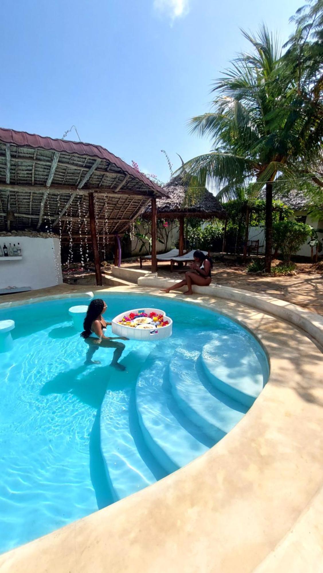 Mawimbi Bungalows Nungwi Bagian luar foto